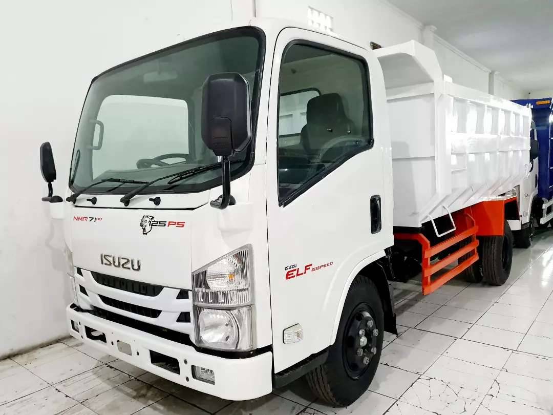 isuzu dump truck