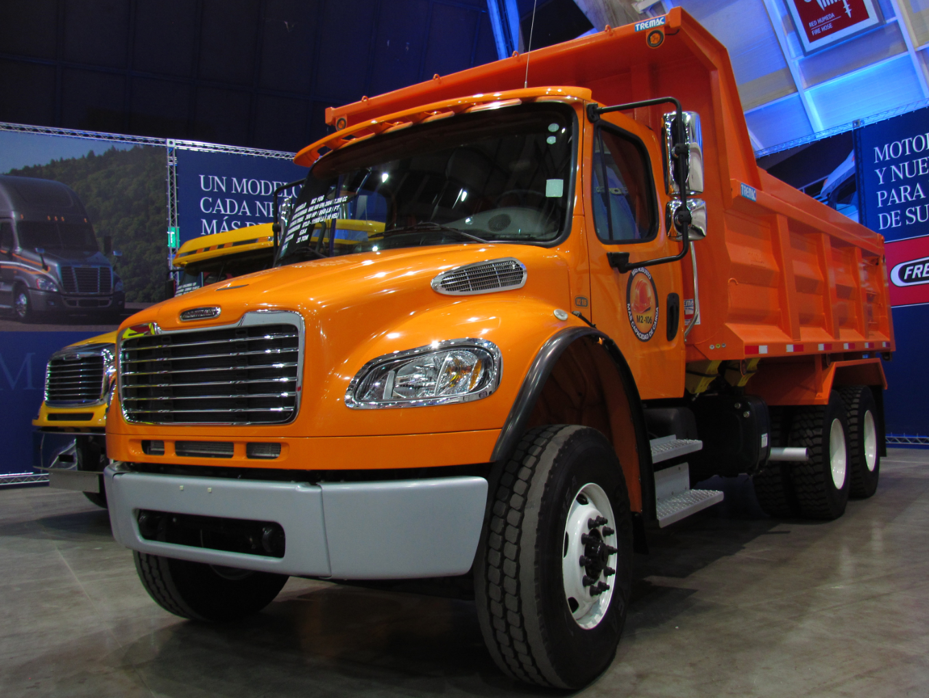 mobil truck material